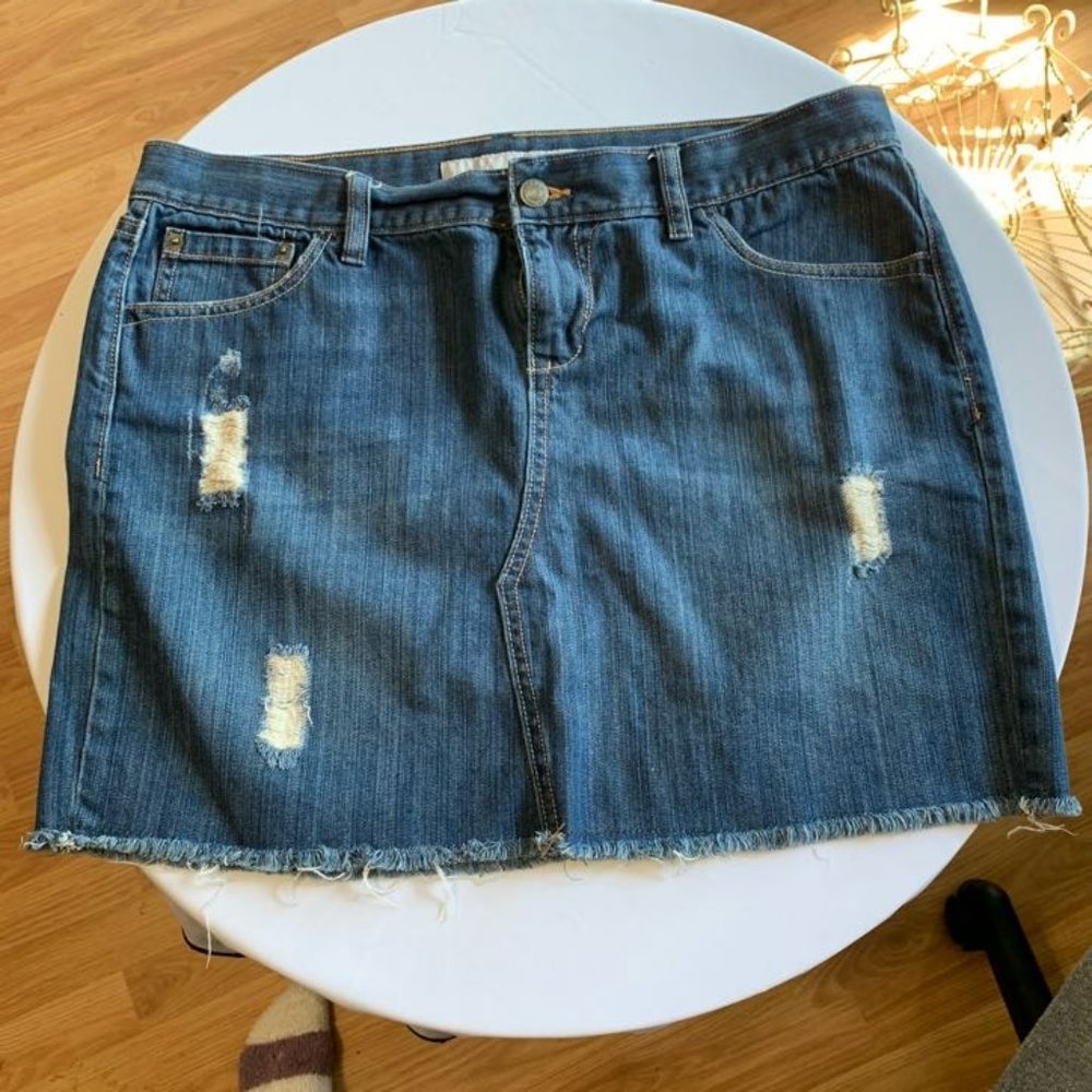Vintage Old Navy Distressed Fringed Denim Jean Mini Skirt Size 12 LG Boho Y2K